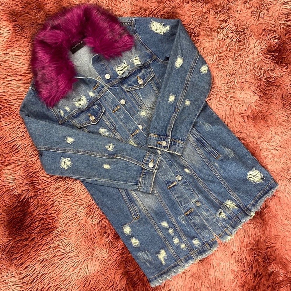 LONGLINE DENIM JACKET WITH DETACHABLE FUR COLLAR